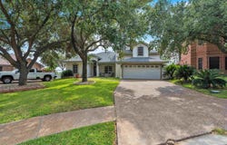 401 Wren Point, Laredo, TX 78045-8182