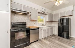 320 W 9th St, Canton, SD 57013