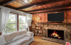 22460 Venido Rd, Woodland Hills, CA 91364