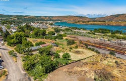 1915 E 9TH St, TheDalles, OR 97058