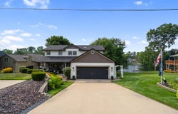 10740 Emerald Drive, Cement City, MI 49233