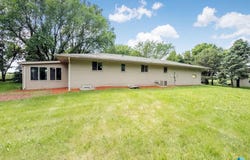 26470 484th Ave, Valley Springs, SD 57068