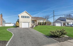 29 Amapola Lane, Kings Park, NY 11754