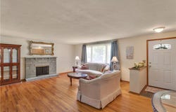 115 Montgomery Dr, Pine Twp, PA 15090