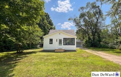 206 Walnut Street, Howard City, MI 49329