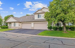 1234 Crystal Place E, Chaska, MN 55318