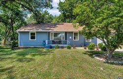 2033 SW James ST, Topeka, KS 66604