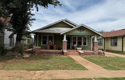 711 E Walnut Street, Altus, OK 73521
