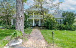 310 South Main Street, Versailles, KY 40383