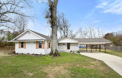 105 Third St, Denham Springs, LA 70726