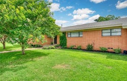 801 North Center Street, Franklin, TX 77856