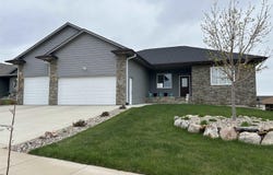 1013 N Danielle Dr, Sioux Falls, SD 57103