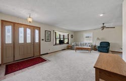 105 Parkview Dr, Tipton, IA 52772