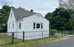 93 Mason Avenue, Portsmouth, RI 02871