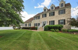 31 Burniston Ct, Hillsborough Twp., NJ 08844-2334