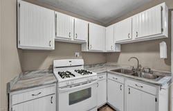 5587 Chagrin Drive, Mentor on the Lake, OH 44060