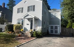 27 Rose Street, Islip, NY 11751