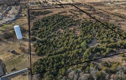 Dobbs Road, Harrah, OK 73045