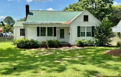 1208 W Main Street, Williamston, NC 27892
