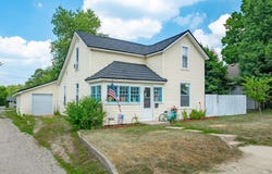 1103 E Clark Street, Warsaw, IN 46580-3432