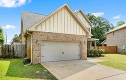 1824 Lindsey Magnolia Ct, Navarre, FL 32566