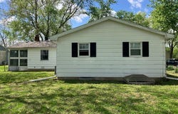 21734 Keyesport Road, Carlyle, IL 62253