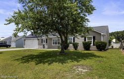 324 Foxridge Lane, Hubert, NC 28539