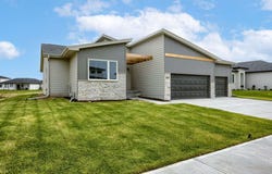 21008 Hartman Avenue, Elkhorn, NE 68022
