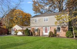 9 Lamson Road, Barrington, RI 02806