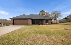 202 Spring Valley, Queen City, TX 75572