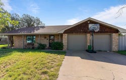 202 N Eisenhower Dr, Midland, TX 79703