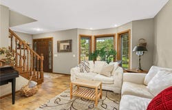 4711 White Oak Court, Eagan, MN 55122