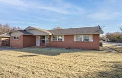1442 22nd St, Woodward, OK 73801