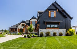 3675 Dartmoor Way, Zionsville, IN 46077