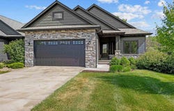19 Pond Ridge Cir, Coralville, IA 52241