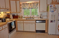 16 Laurel Court, Nashua, NH 03062