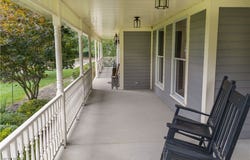 552 Springwood Circle SW, New Philadelphia, OH 44663