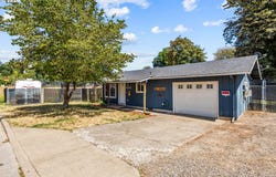 402 SW IVY Rd, Estacada, OR 97023