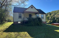 22 Finnin Rd, Allegheny Twp, PA 15068
