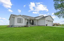 101 275th St, Quasqueton, IA 52326
