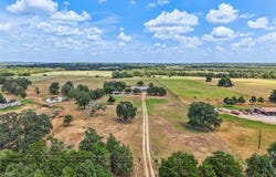 372 Hofferek Rd, Rosanky, TX 78953