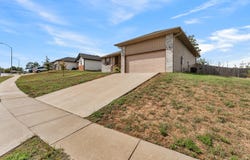 633 S Southgate Drive, Nixa, MO 65714