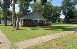 203 W Curran Street, Des Arc, AR 72040