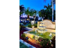 224 Pine Hov Cir, Green Acres, FL 33463