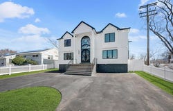 11 Flower Road, Valley Stream, NY 11581