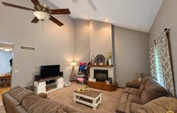 3626 SW Kiowa ST, Topeka, KS 66614