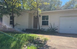 207 Live Oak Lane, Weatherford, TX 76086