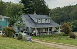 717 Grange Dr, Apollo, PA 15613