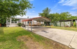 418 Lenora Dr, Taylor, TX 76574