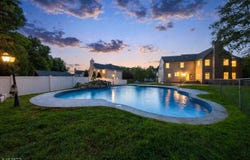 58 Fox Chase Ln, Roxbury Twp., NJ 07852-2610